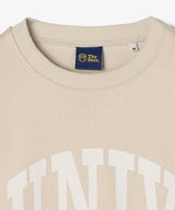 UNIV. アーチロゴ スウェット BEIGE